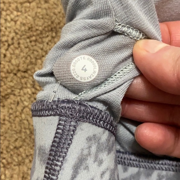 ❌Sold❌ Lululemon Summer Shade Ice Grey Energy Bra - Picture 8 of 11